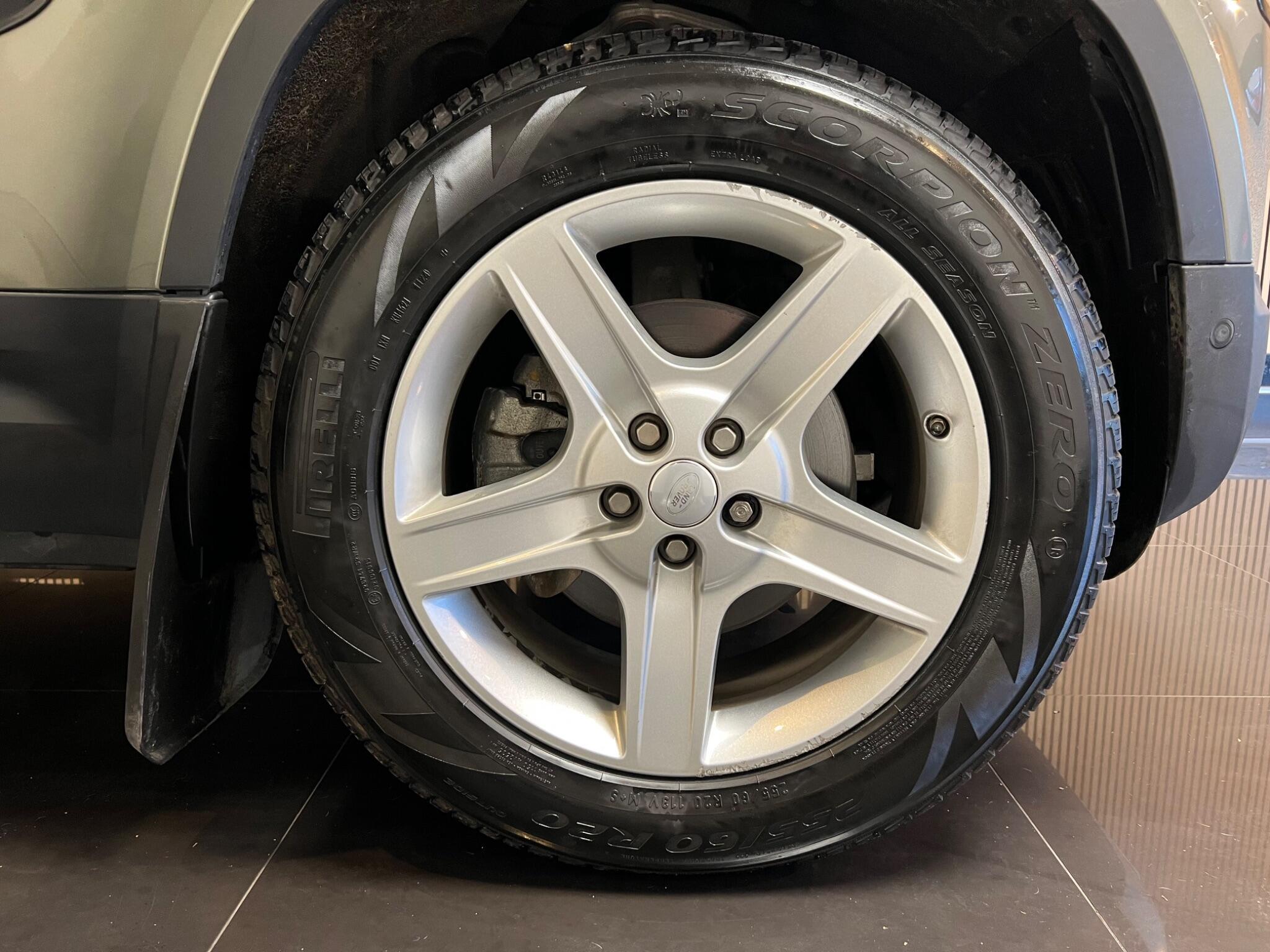 Land Rover Defender 110